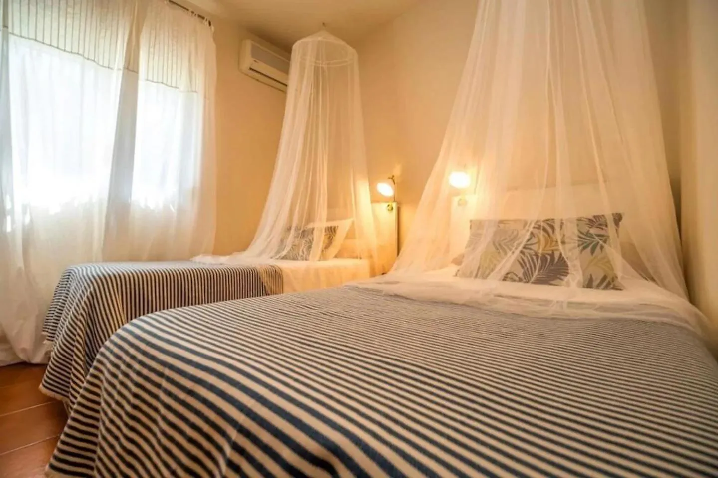Banti Tarifa Hotel 0*,  Spain